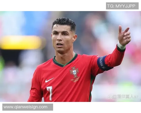 足球球星挑战唱歌才华却频频翻车音准成难题观众反响两极